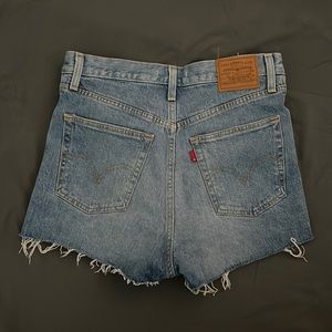 Levi’s Ribcage Short Denim Shorts